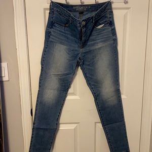 AE light blue, high waisted denim jeans